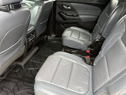 Used 2019 Chevrolet Traverse LT w/ LT Premium Package FWD image 18