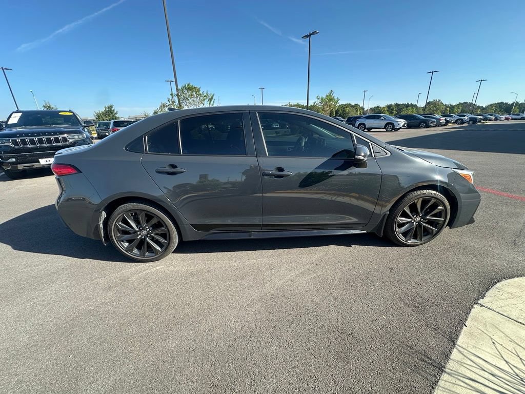 Used 2024 Toyota Corolla SE FWD image 3