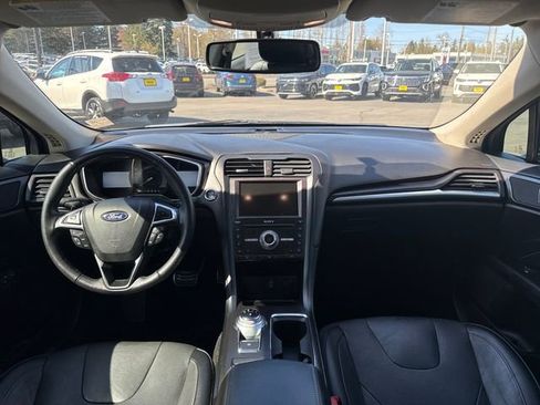 Used 2018 Ford Fusion Titanium AWD/4WD image 15