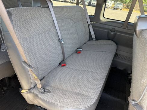 Used 2016 GMC Savana 3500 LT w/ LT Preferred Equipment Group RWD image 23