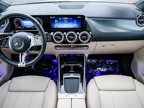 Certified 2025 Mercedes-Benz GLA 250 4MATIC image 10