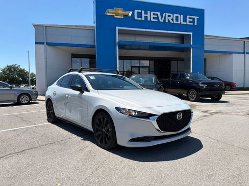 Used 2025 MAZDA MAZDA3 s FWD image 1