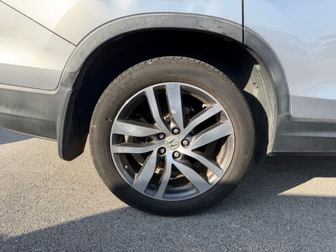 Used 2017 Honda Pilot Touring image 9