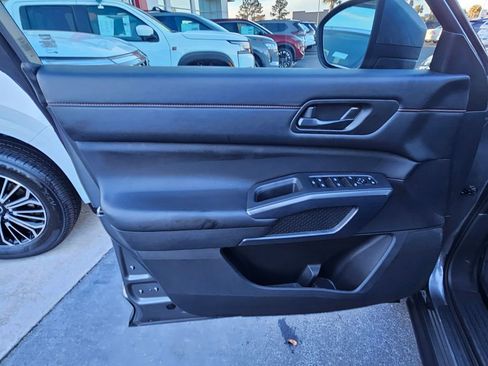 Certified 2025 Nissan Pathfinder Rock Creek AWD/4WD image 16