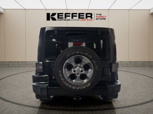 Used 2016 Jeep Wrangler Sahara w/ Connectivity Group AWD/4WD image 4