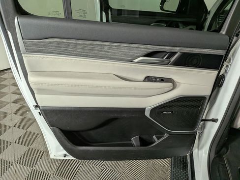 Used 2024 Jeep Wagoneer L Series II w/ Flexible Seating Group AWD/4WD image 31