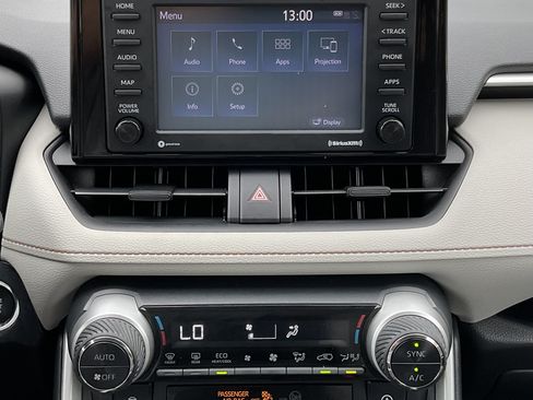 Used 2020 Toyota RAV4 XLE w/ Convenience Package AWD/4WD image 16