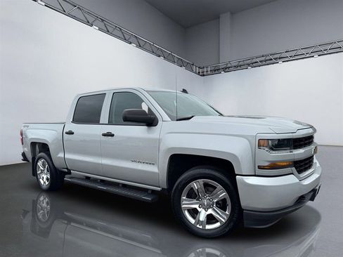 Used 2018 Chevrolet Silverado 1500 Custom w/ Custom Value Package AWD/4WD image 25