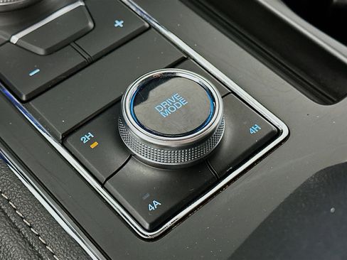 Used 2024 Ford Expedition XLT image 26