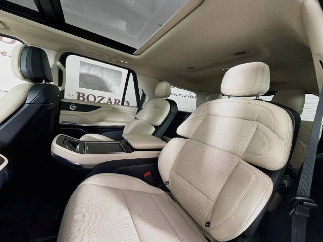 New 2027 Lincoln Navigator Reserve w/ Jet Appearance Package AWD/4WD image 26