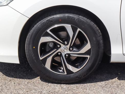 Used 2017 Honda Accord LX image 39