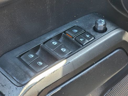 Used 2020 Toyota Tacoma TRD Off-Road w/ Technology Package AWD/4WD image 31