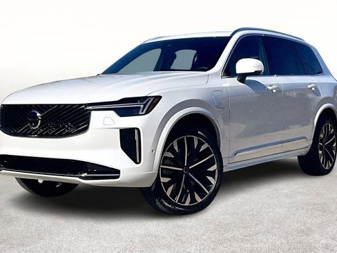 New 2026 Volvo XC90 T8 Plus AWD/4WD image 2