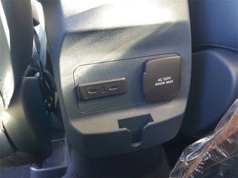 New 2025 Ford Maverick Lariat w/ 4K Tow Package image 32