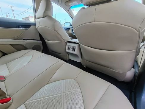 Used 2018 Toyota Camry XLE image 55