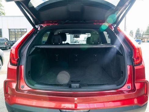 Used 2023 Cadillac XT4 Premium Luxury image 7