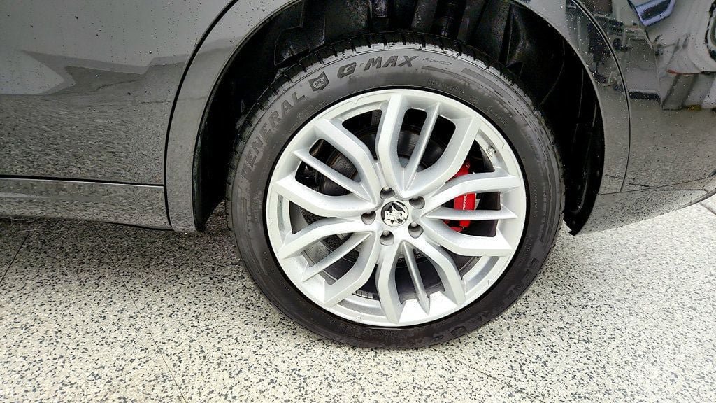 Used 2022 Maserati Levante GT AWD/4WD image 9