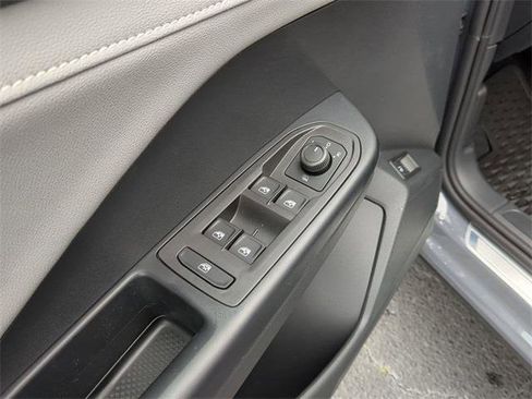 New 2024 Volkswagen Taos SE image 13