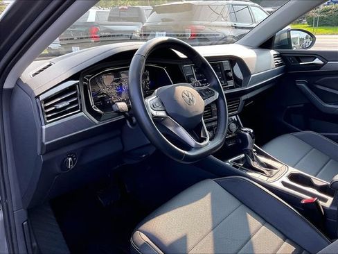 Used 2022 Volkswagen Jetta SE FWD image 4