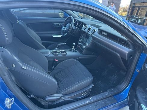 Used 2017 Ford Mustang EcoBoost image 5