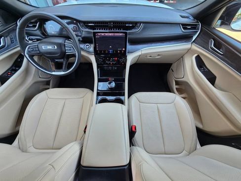 Certified 2023 Jeep Grand Cherokee L Limited w/ Luxury Tech Group II RWD image 9