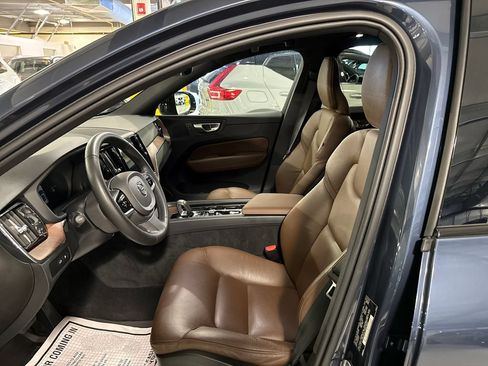 Certified 2024 Volvo XC60 T8 Plus w/ Climate Package AWD/4WD image 10