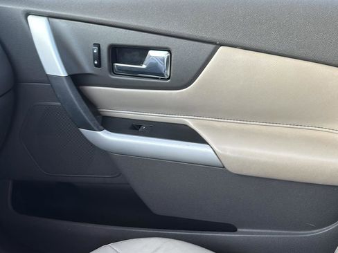 Used 2012 Ford Edge Limited image 19
