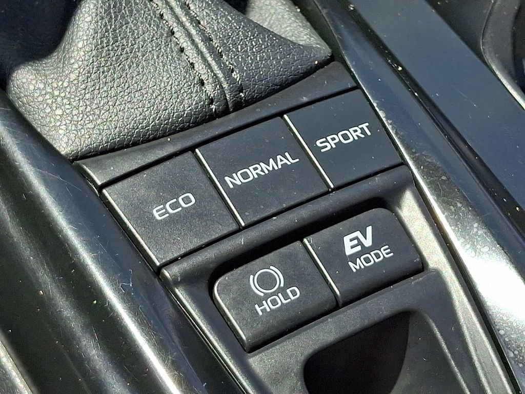 Used 2025 Toyota Camry LE FWD image 24
