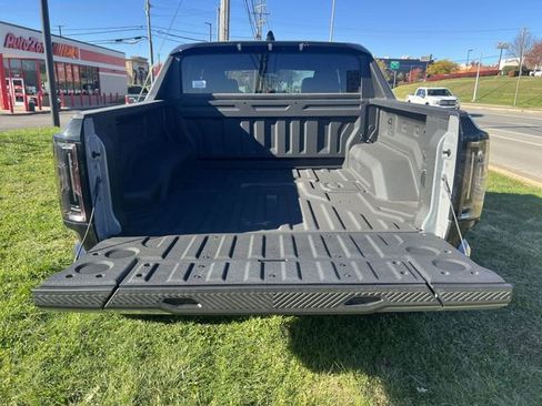 New 2025 GMC Hummer EV 3X AWD/4WD image 13