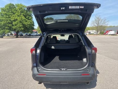 Used 2022 Toyota RAV4 XLE w/ Convenience Package image 17