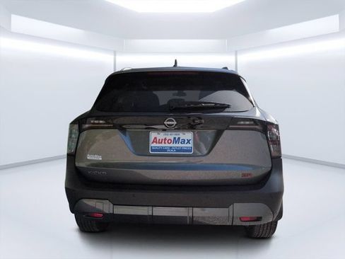 Used 2025 Nissan Kicks SR FWD image 4