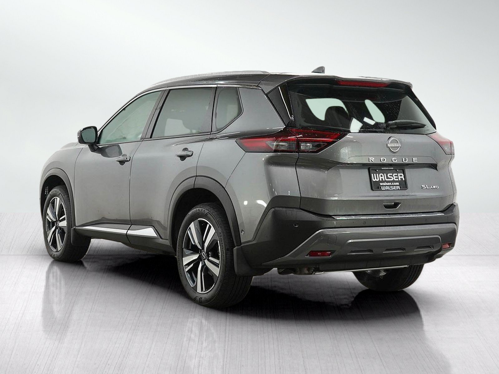 Used 2023 Nissan Rogue SL w/ SL Premium Package AWD/4WD image 3