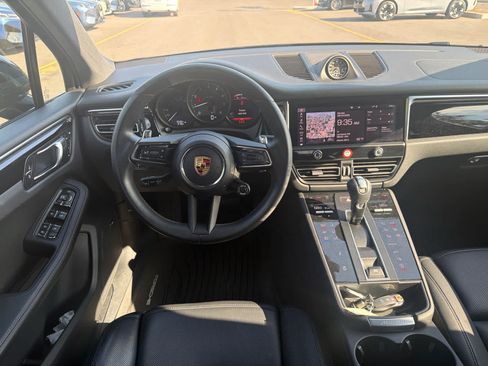 Used 2024 Porsche Macan AWD/4WD image 5