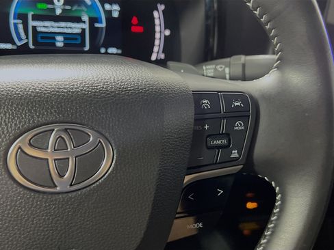 Used 2025 Toyota Camry SE w/ Convenience Package FWD image 20