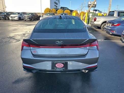 Used 2023 Hyundai Elantra Limited image 7