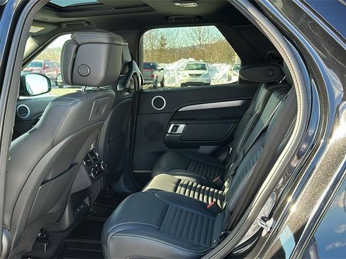 Certified 2025 Land Rover Discovery Dynamic SE image 23