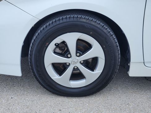 Used 2015 Toyota Prius Two FWD image 10