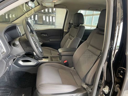 Certified 2025 Nissan Frontier SV RWD image 11