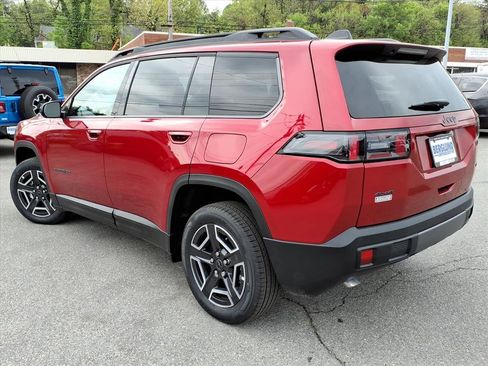 New 2026 Jeep Cherokee Laredo image 6