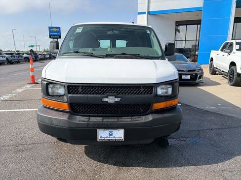 Used 2015 Chevrolet Express 2500 RWD image 8