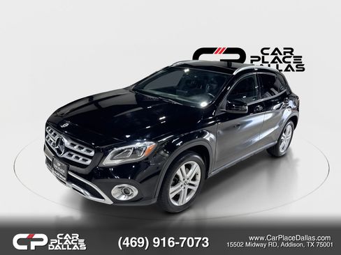 Used 2020 Mercedes-Benz GLA 250 4MATIC w/ Premium Package image 2