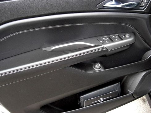 Used 2012 Cadillac SRX Luxury image 19