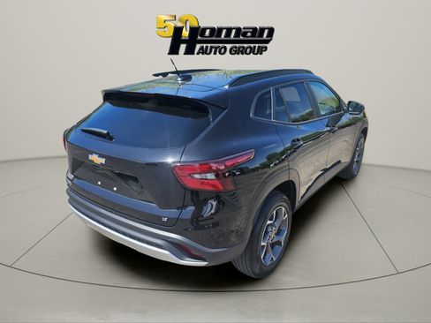 Used 2024 Chevrolet Trax LT w/ Driver Confidence Package FWD image 5