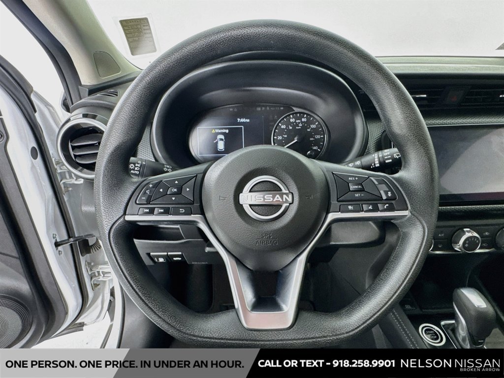 Used 2024 Nissan Kicks SV FWD image 11