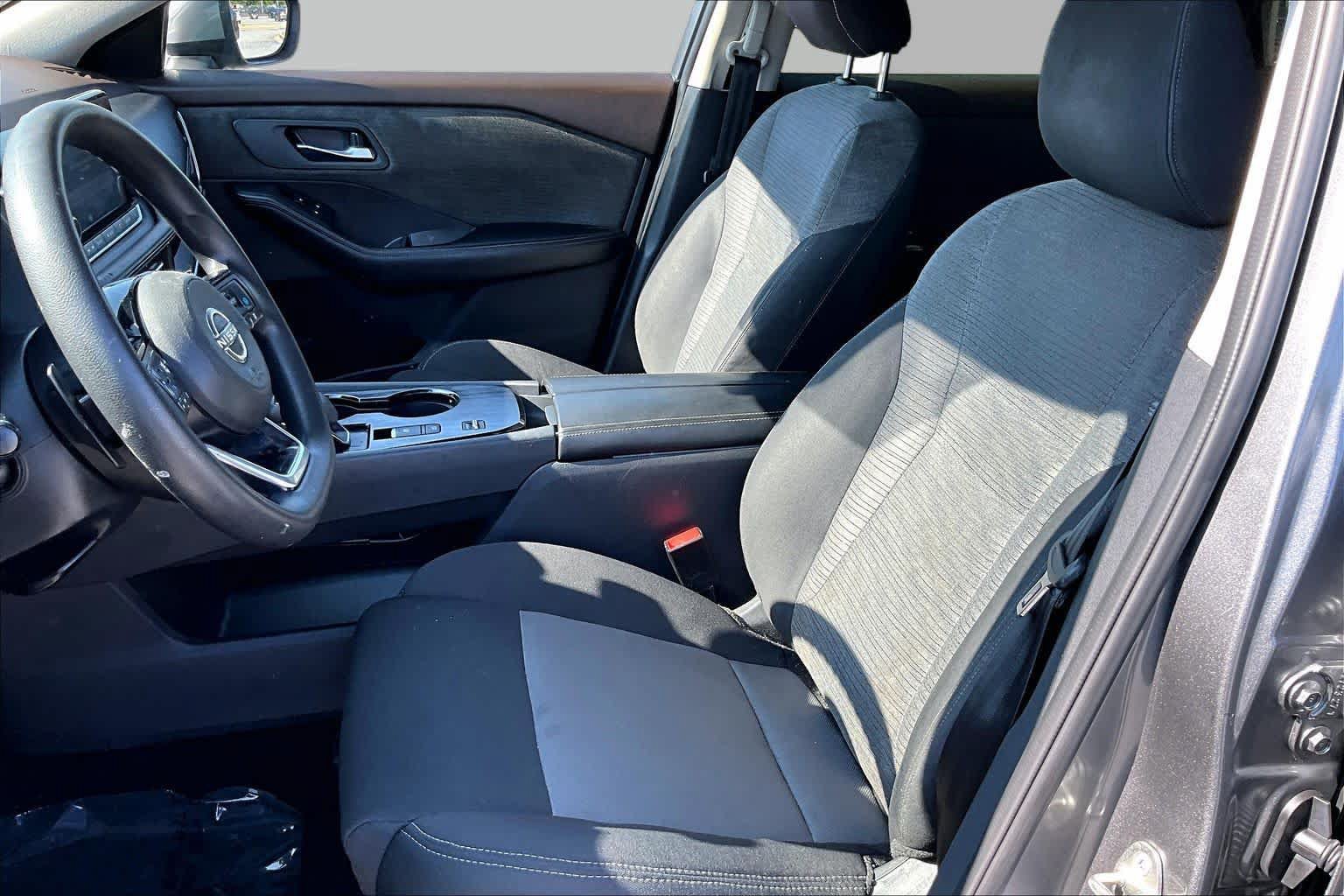 Used 2023 Nissan Rogue SV FWD image 7