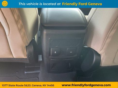 Used 2023 Ford Explorer XLT AWD/4WD image 33