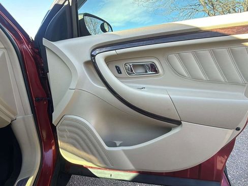 Used 2015 Ford Taurus Limited w/ Equipment Group 301A image 16