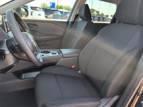 Used 2023 Nissan Rogue S image 9