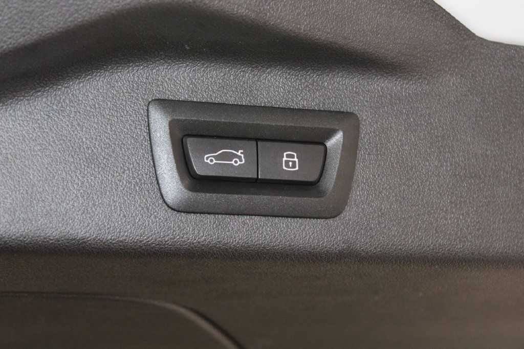 Used 2025 BMW X7 xDrive40i AWD/4WD image 14