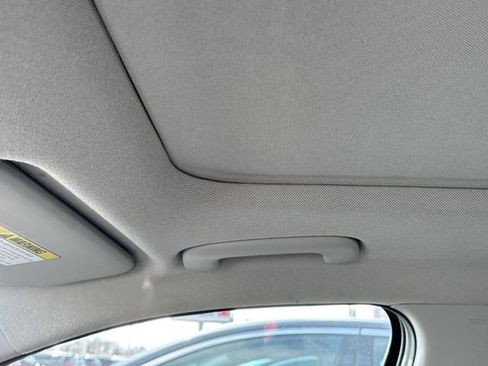 Used 2025 Hyundai Elantra SEL image 14